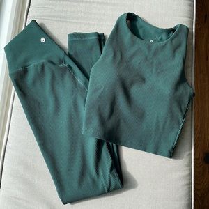 Buff Bunny Ribbed Crop top and leggings avo green XS